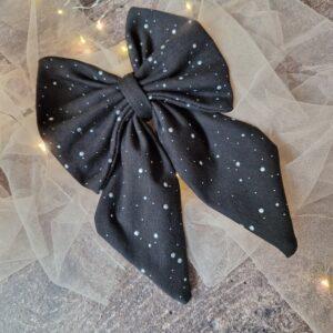 Spinka kokardka maxi "Silver dots" – elegancki dodatek na Święta Bożego Narodzenia 2024