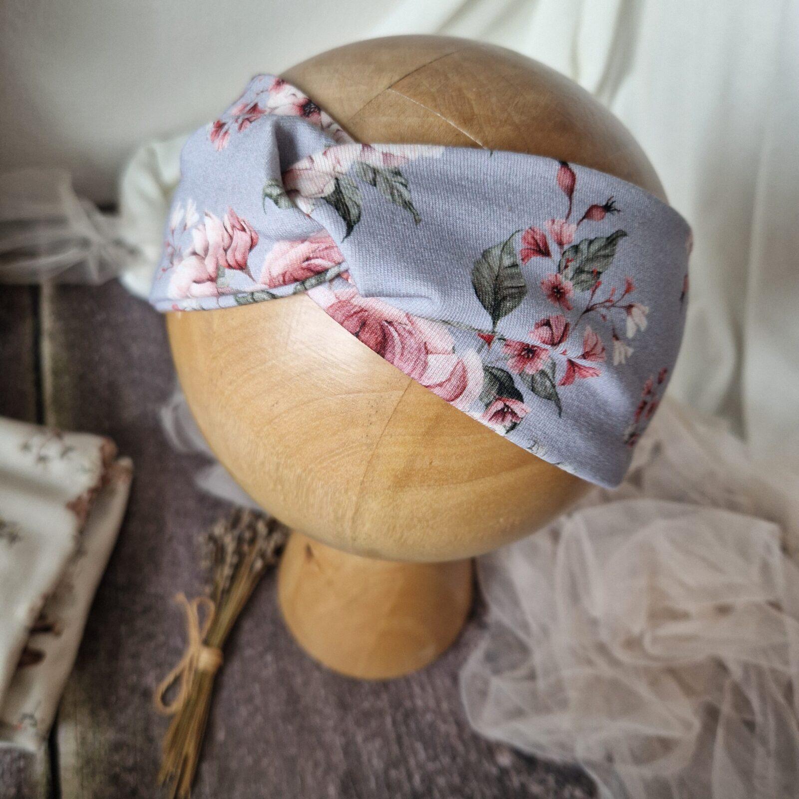 Uniwersalna opaska przeplatana AureLove – stylowy i komfortowy dodatek dla dziewczynek i kobiet.