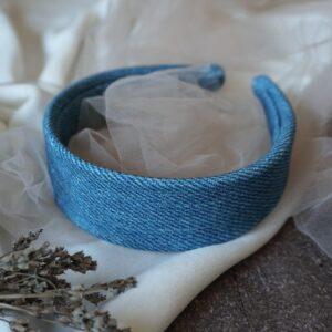 Przepaska klasyczna Blue Jeans, minimalistyczny dodatek na głowę w kolorze jeansowym, idealny na co dzień.