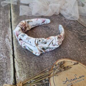 Przepaska marszczona Magiczny Ogród – stylowa opaska z kwiatowym wzorem, idealna do romantycznych i eleganckich stylizacji.