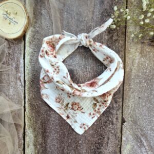 Muślinowa chusta wiązana Newbie roses biel