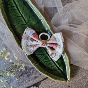 Gumka kokardka Mini Naomi z koronką