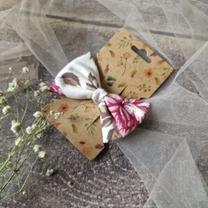 Spinka kokardka klasyczna Mini Piwonie ecru