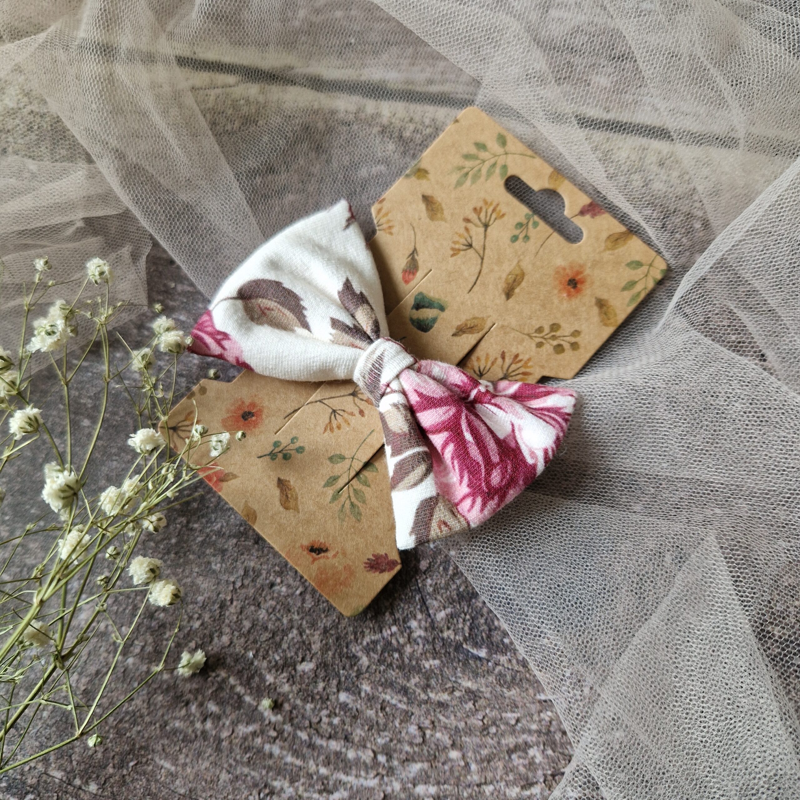 Spinka kokardka klasyczna Mini Piwonie ecru