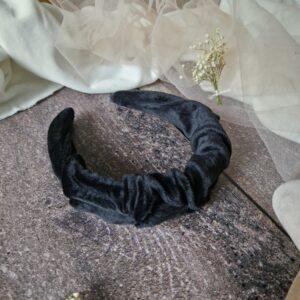 Welurowa opaska marszczona w kolorze czarnym, ręcznie szyta w Polsce