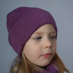 Czapka z wełny merino - interlock JAGODOWA z wywinięciem