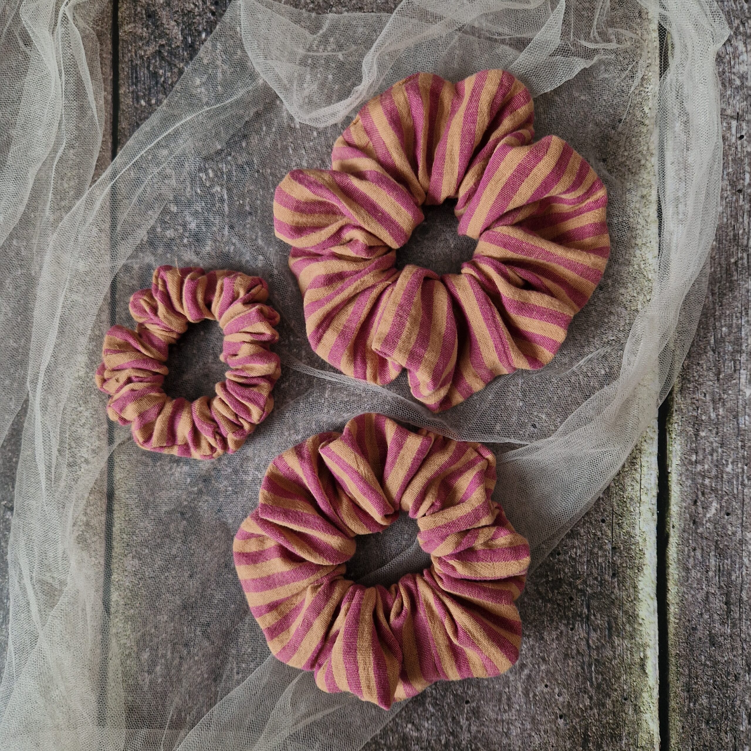 Scrunchie Marsala paski