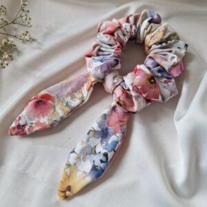 Scrunchie tail Spring